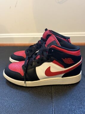 Nike Air Jordan 1 Mid Black/Red/White Sneakers